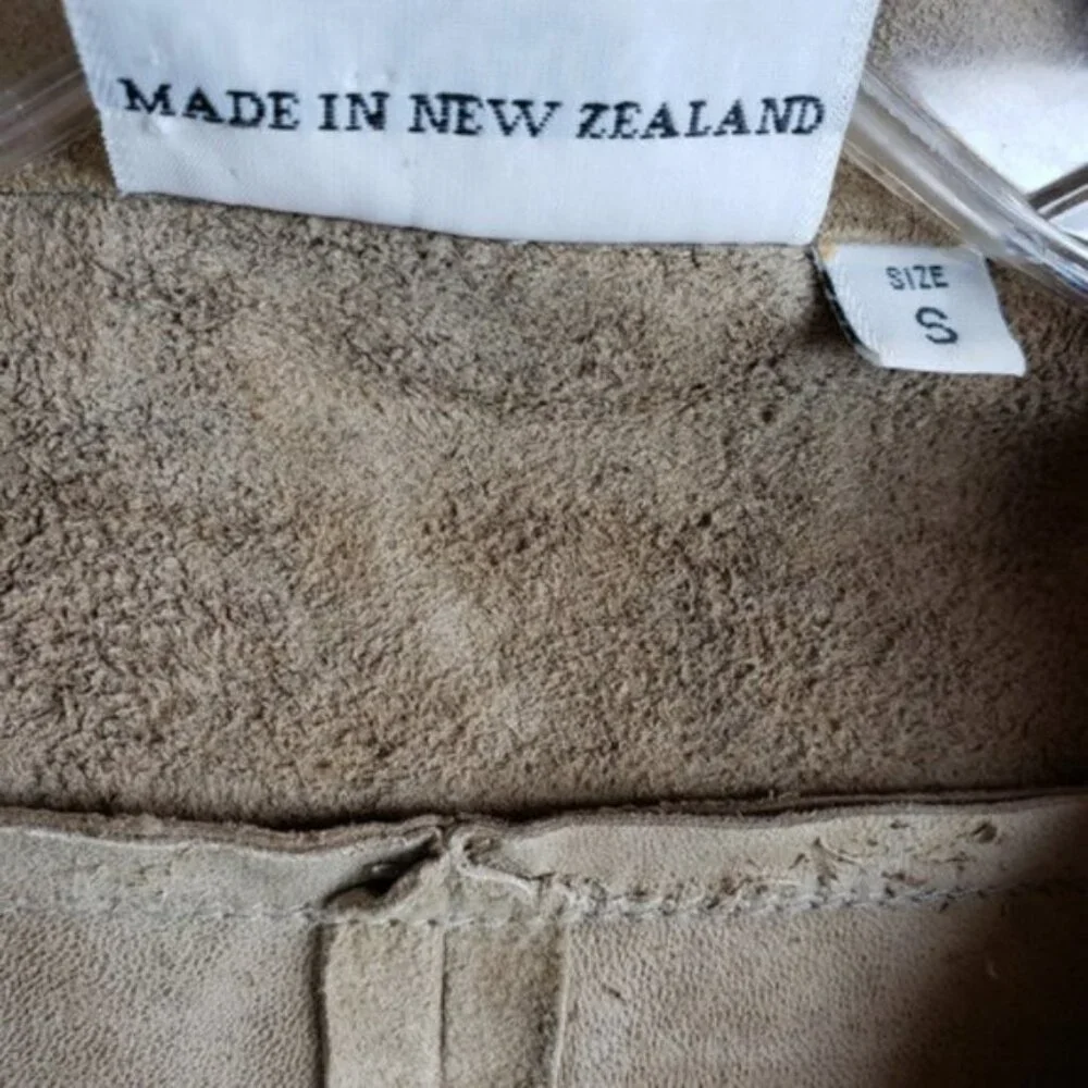 Vintage MONARCH New Zealand Genuine Suede Leather Shirt size S Tan/Stone Y2K